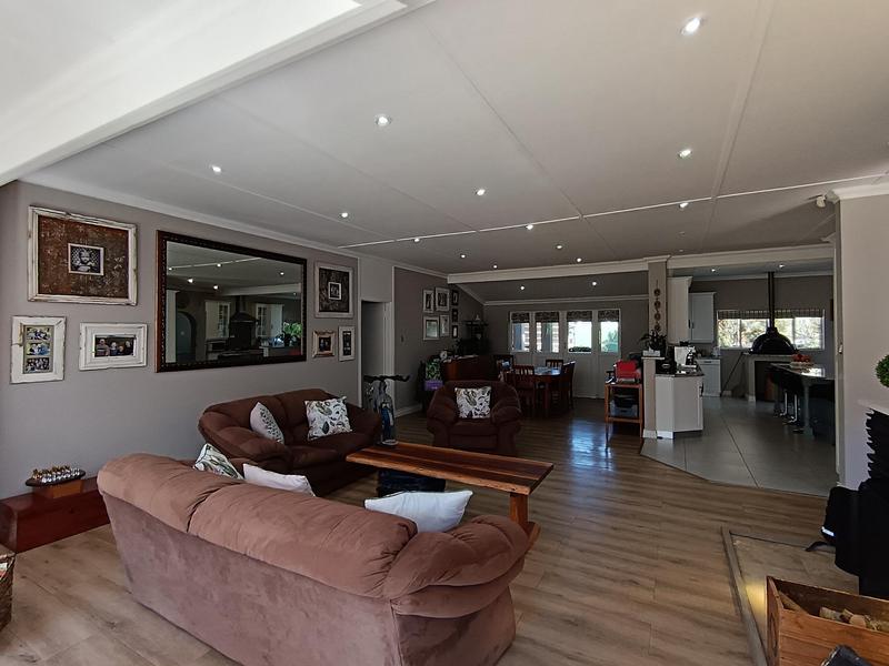 5 Bedroom Property for Sale in Bergsig Eastern Cape